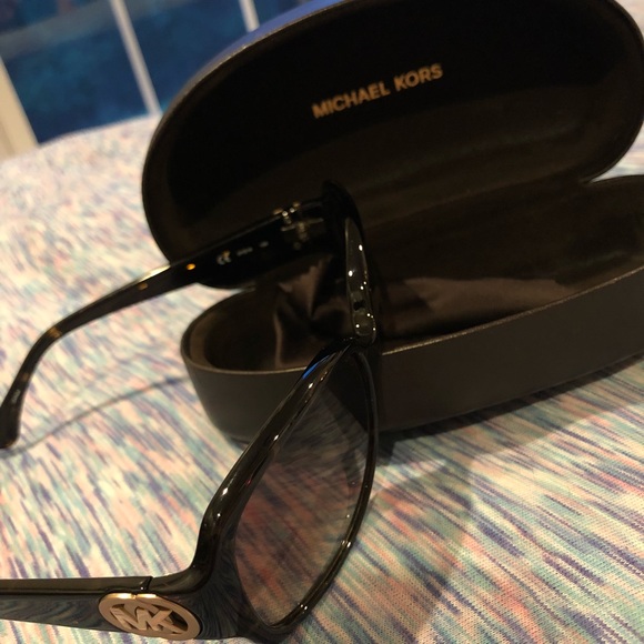 MK sunglasses - Picture 1 of 6